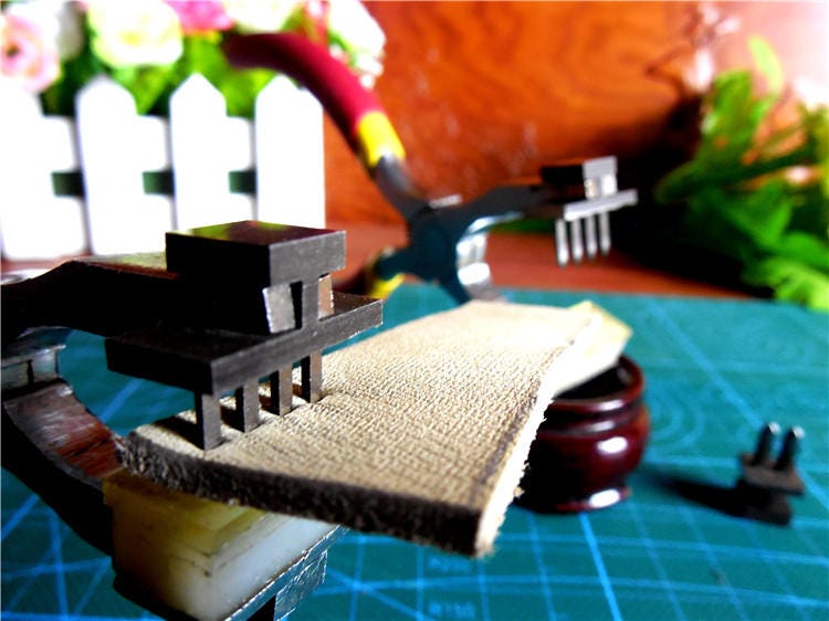 leather Craft - 4mm Diamond Prong 4 Teeth Spacing and 2 teeth Clamps Handmade Leather DIY Punch Cutter Patch Leather Tools