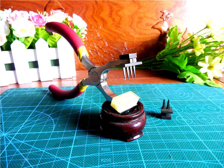 leather Craft - 4mm Diamond Prong 4 Teeth Spacing and 2 teeth Clamps Handmade Leather DIY Punch Cutter Patch Leather Tools