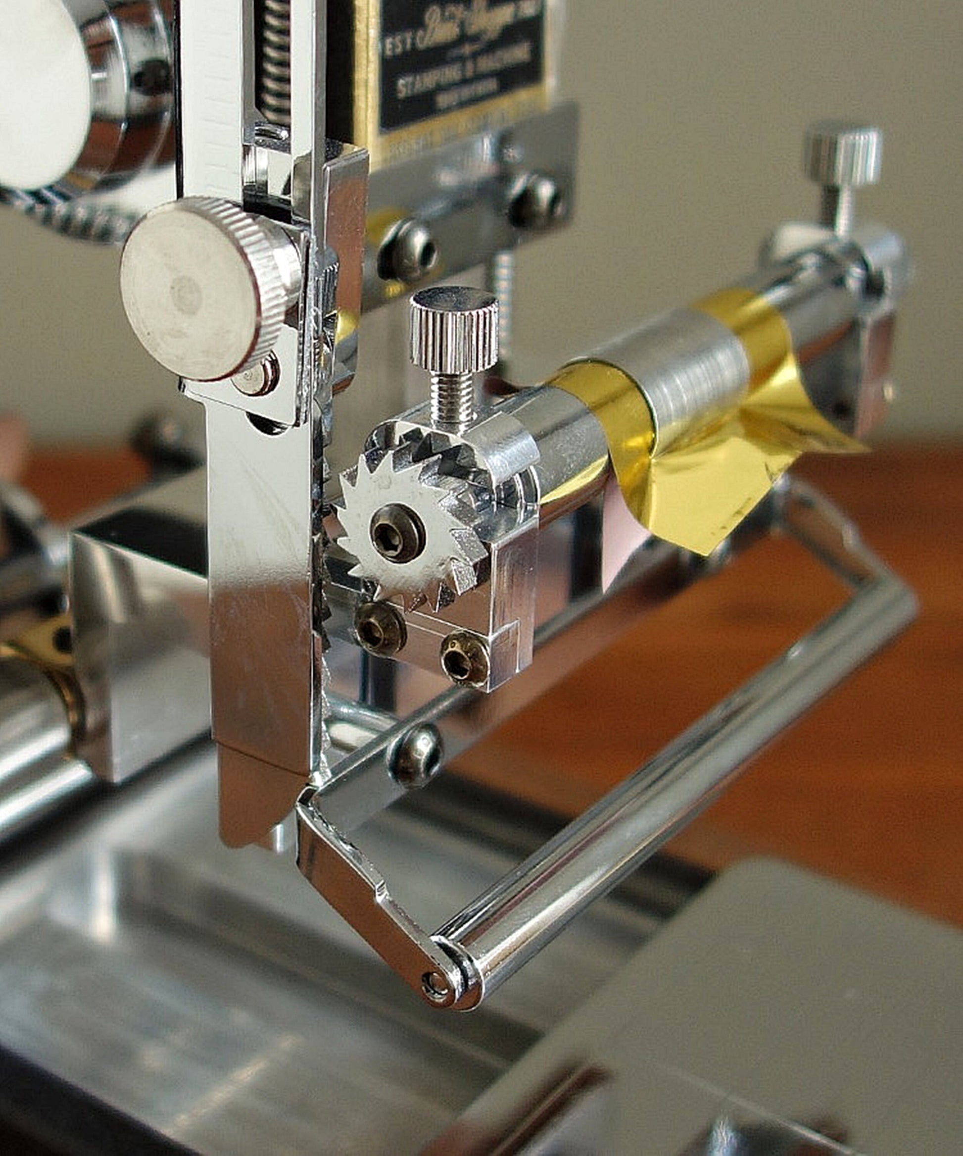 Express Shipping - Vintage style - Laser Locator - Hand operated Hot Foil Leather Stamping Machine