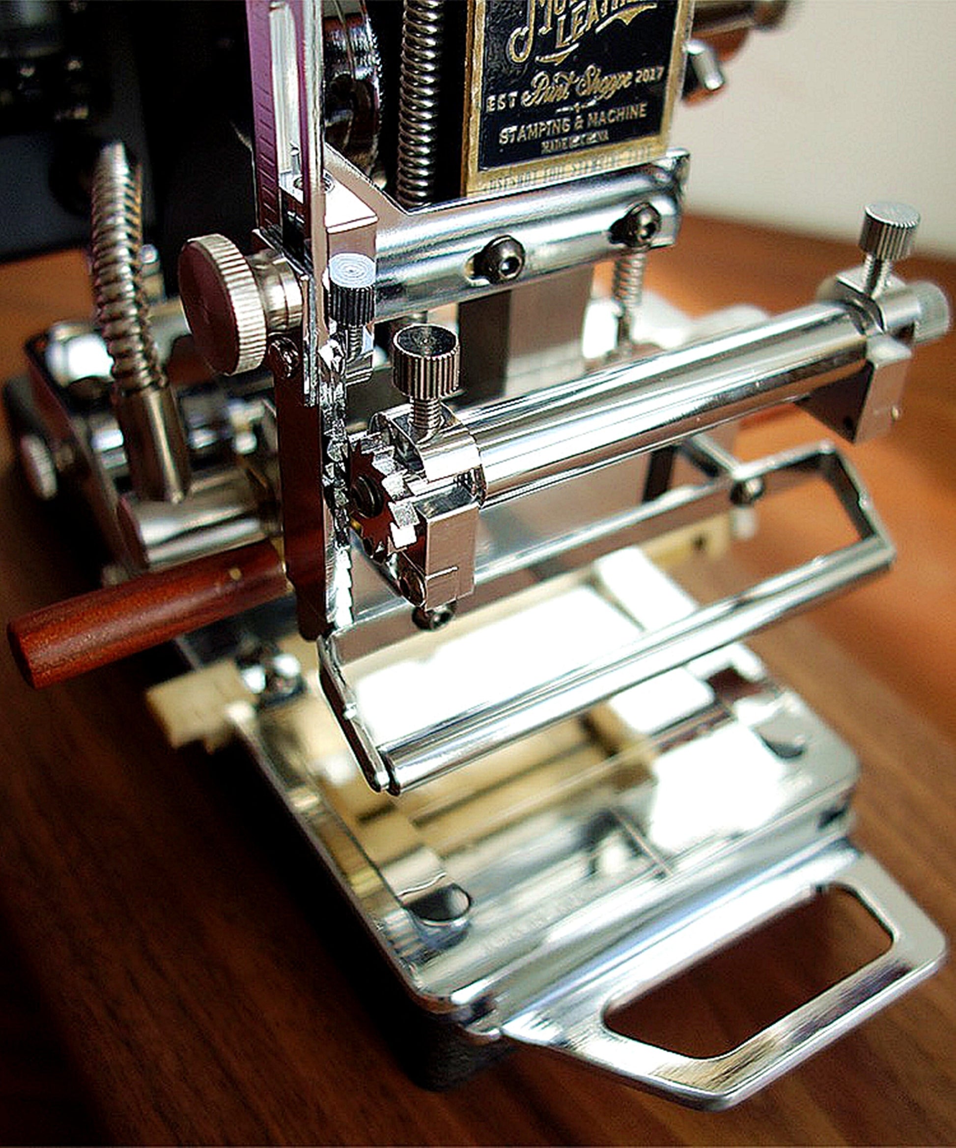 Express Shipping - Vintage style - Laser Locator - Hand operated Hot Foil Leather Stamping Machine