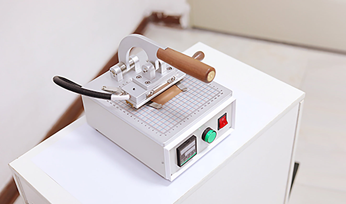 Hot Foil Stamping Machine Hand‑Held Embossing Leather Wood Paper cake Pressing Hand Held Branding Iron Heating Machine(110v 220v Portable )