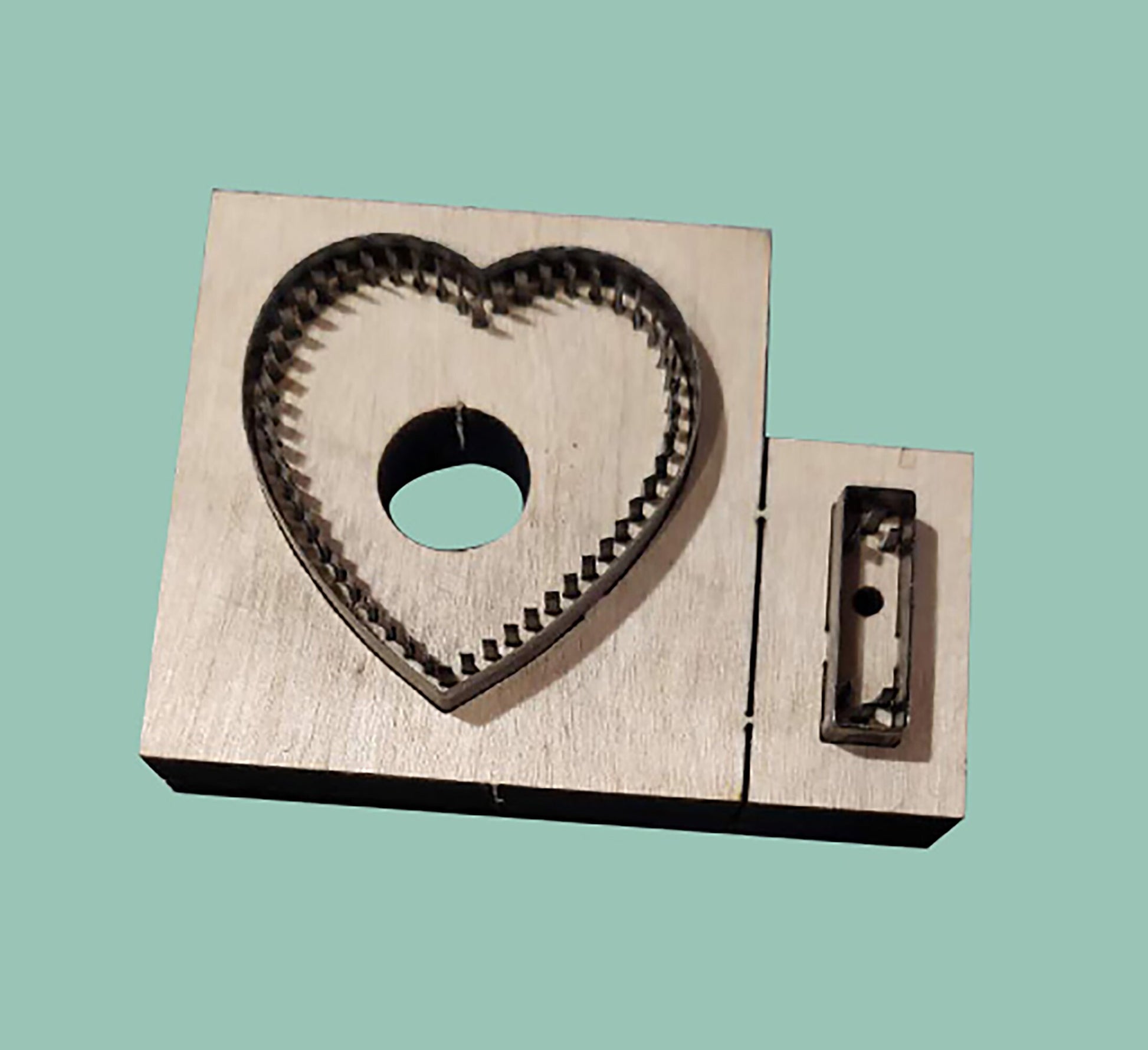 Keychain Steel Cutting Dies,Heart shape keychain,Leather Keychain Cutter Tool Mould Template DIY,Metal Cutting Die Handmade