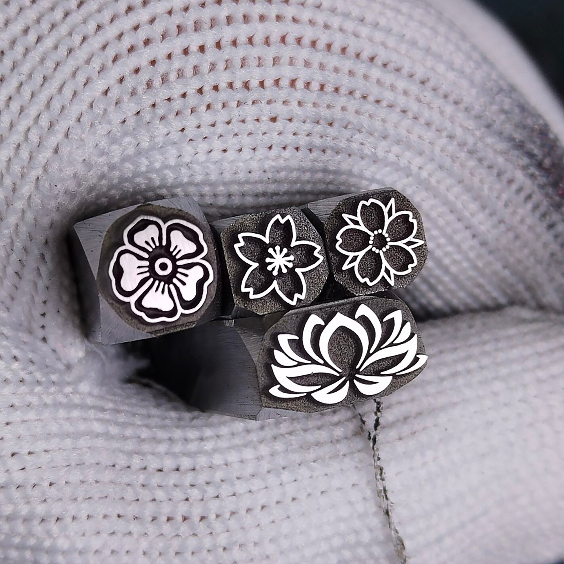 Flower lotus Metal Punch Iron STEEL logo design stamp metal iron jewelry stamping gold Silver bracelet hammer tool bird flower Hand Crafted